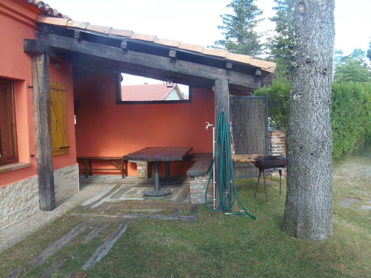 El Uncar Vila Castrejon de la Pena Exterior foto