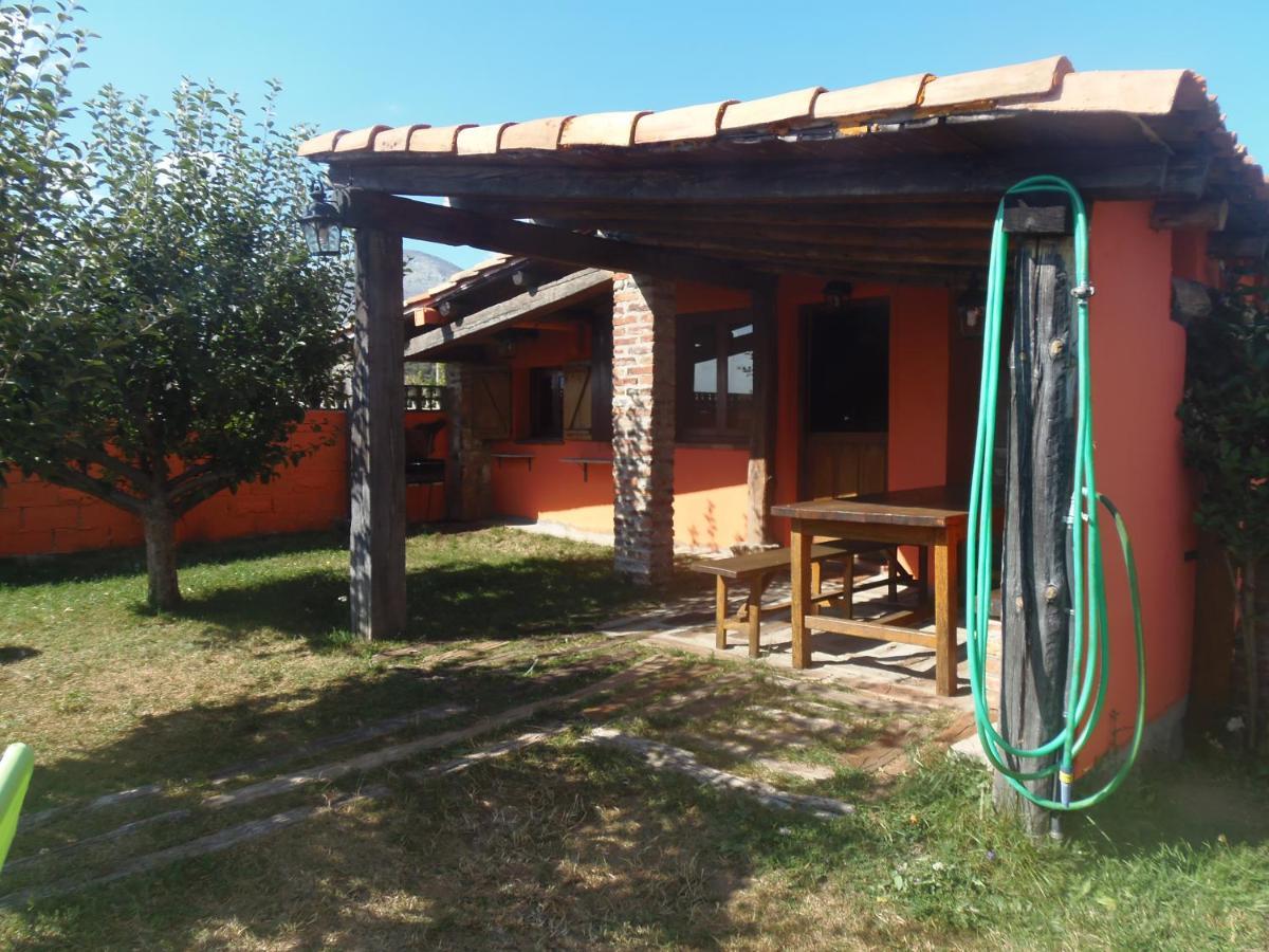 El Uncar Vila Castrejon de la Pena Exterior foto